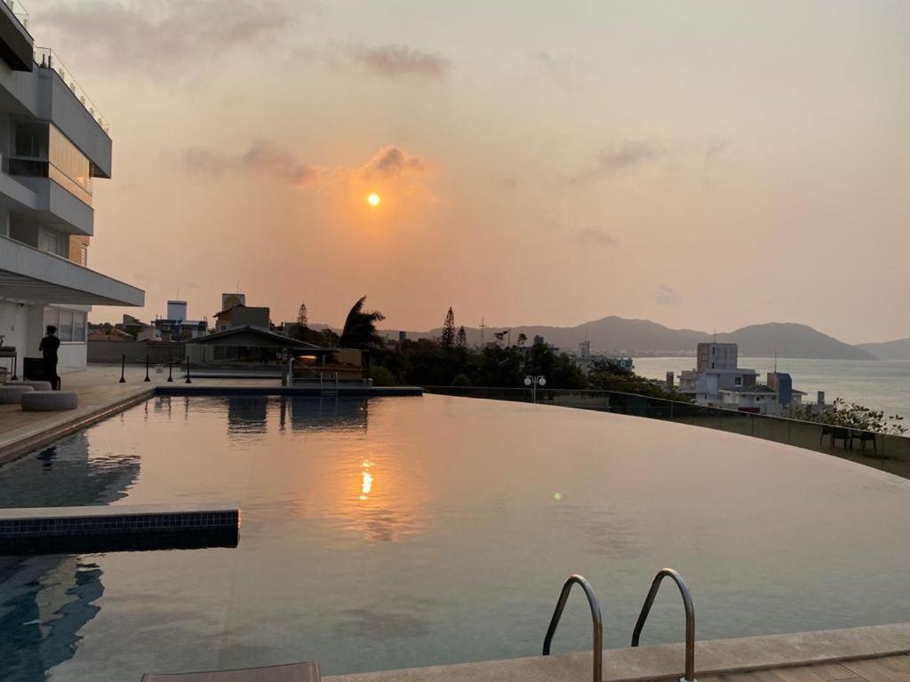 Apartamento Design Com Piscina E Vista Espetacular Florianopolis Exterior photo